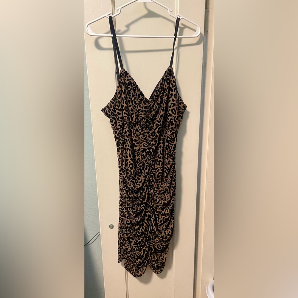 4/$25 bundle deal- Forever 21 ruched leopard print dress